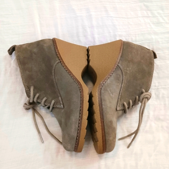 Stylish Women's Wedge Ankle Boots White Mountain Sz 7.5 - Picture 4 of 9